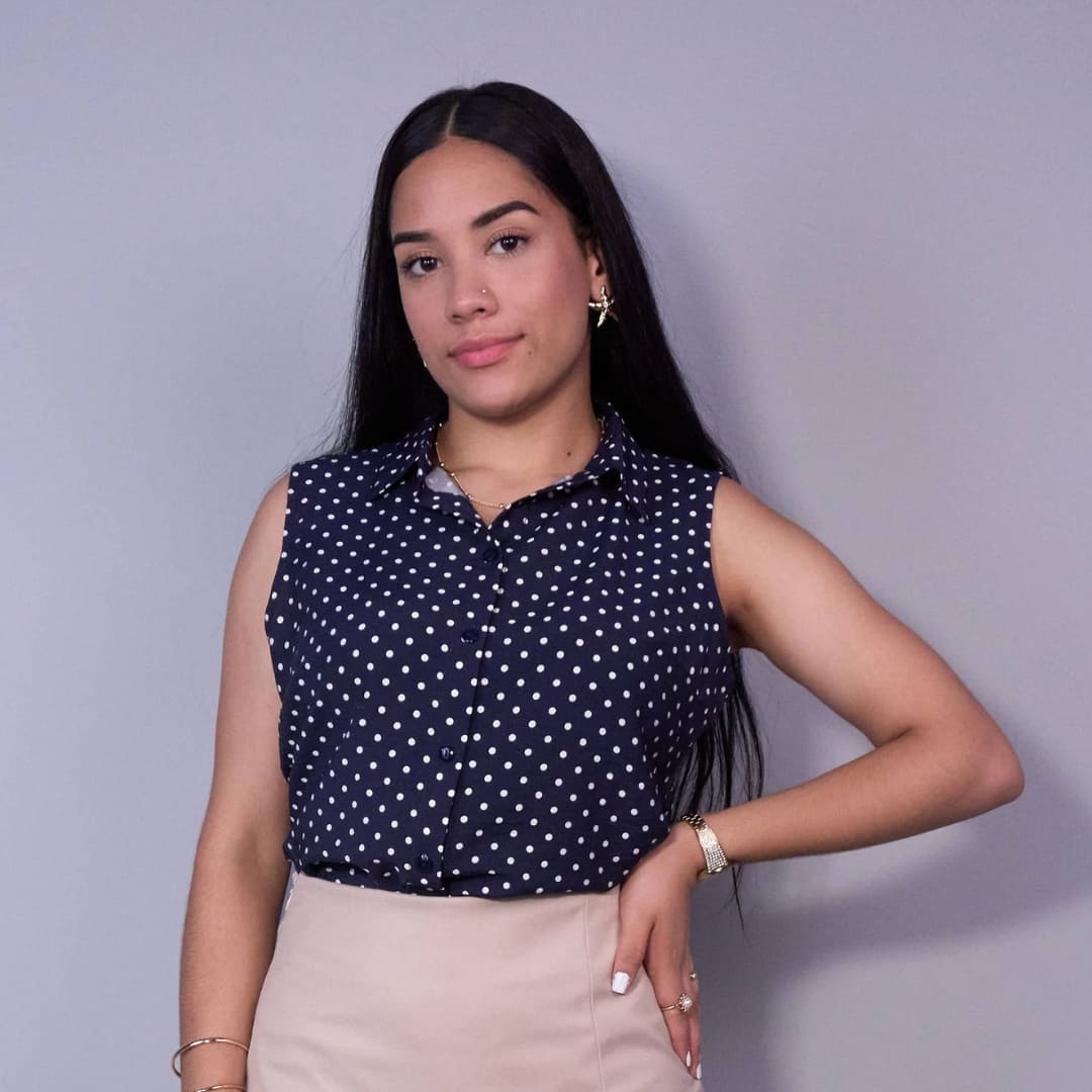 Blusa manga cero Polka dots: básico, fresco y elegante - Image 2